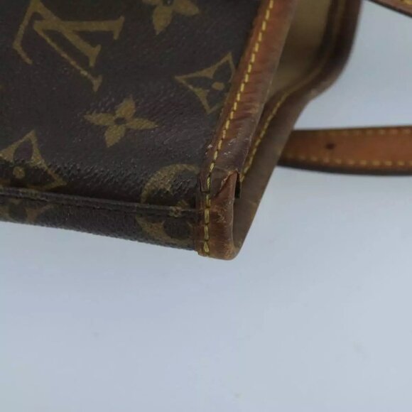 LOUIS VUITTON Monogram Bucket GM Shoulder Bag - Picture 9 of 16